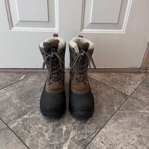 Weatherproof men’s boots size 8